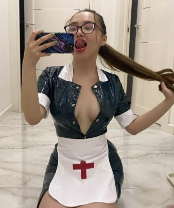 🌸
Я живу в самом сердце Москвы, и знаю все его закоулки и секреты. 💋
У меня есть множество возможностей, чтобы сделать твои мечты реальностью. 💫
Я гарантирую тебе полный комфорт и бесконечное удовольствие в нашей встрече. 🌟
Мои услуги включают классический и релакс-массаж, эротический массаж, интимные развлечения и многое другое. 💆♀️
Помимо этого, у меня есть много отзывов от предыдущих клиентов, которые рассказывают о моем профессионализме и невероятной привлекательности. 📷
Любую информацию о мне и моих услугах, а также фото, можно найти на моем личном сайте. 🔥
Не упусти свой шанс на незабываемое приключение со мной в Москве. ⭐️ Вероника